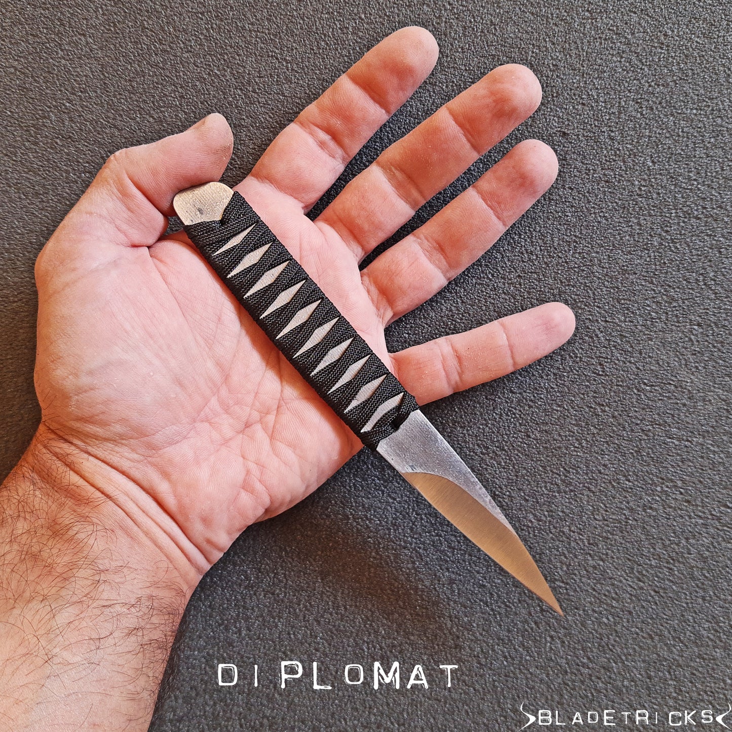 BLADETRICKS DIPLOMAT