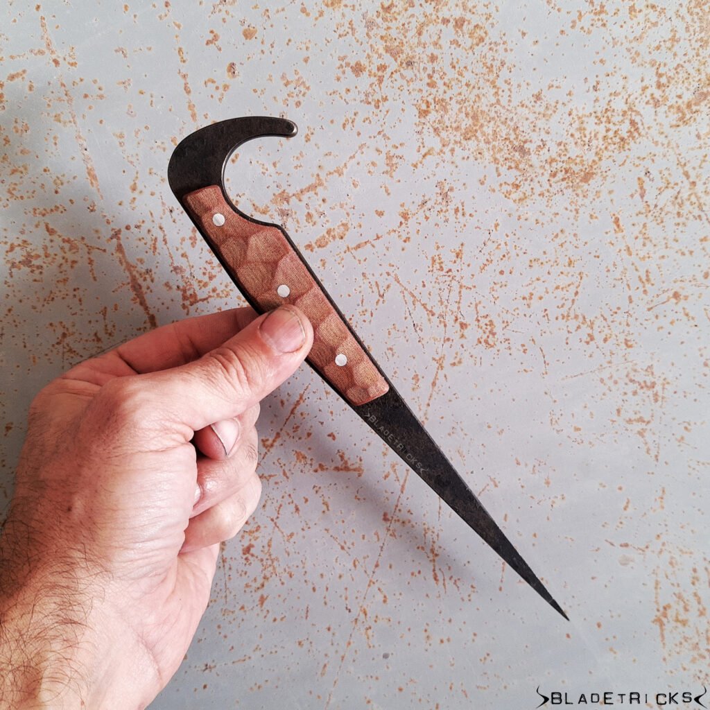 Pikal: N° 1 (?) Knife Fighting Technique? 21 Bladetricks Ice Pry Karambit with Blink Grip Fast Draw Handle