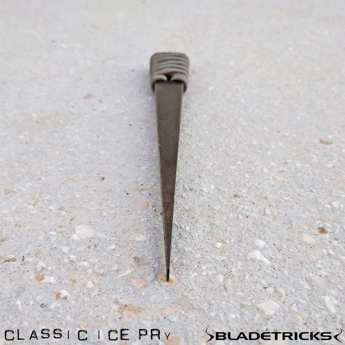 Bladetricks Classic Ice Pry — blunt converged tip between 0.5 and 1 mm